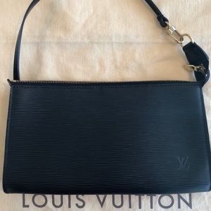 Louis Vuitton Epi Pouchette Black